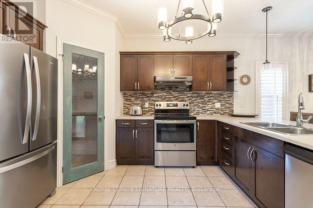 32 Davis Street, Collingwood, ON photo 17