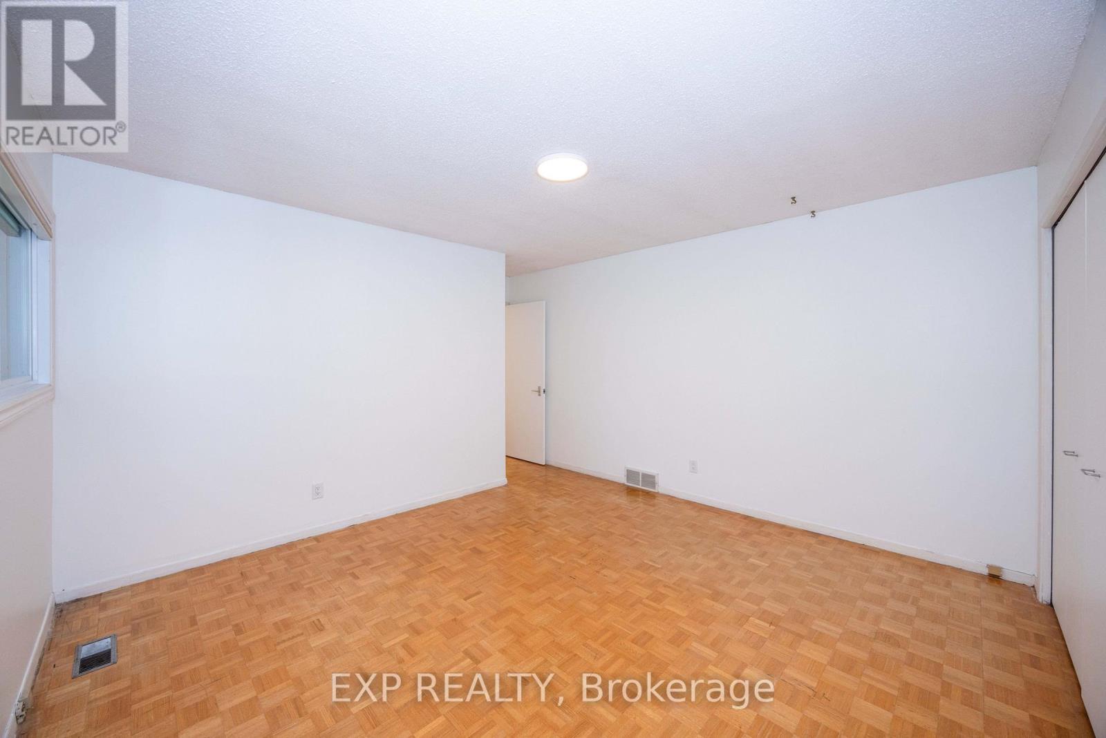 14 CARR CRESCENT - 29