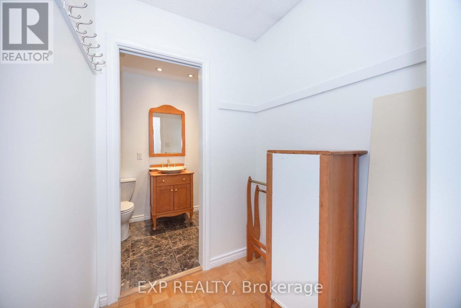 14 CARR CRESCENT - 27