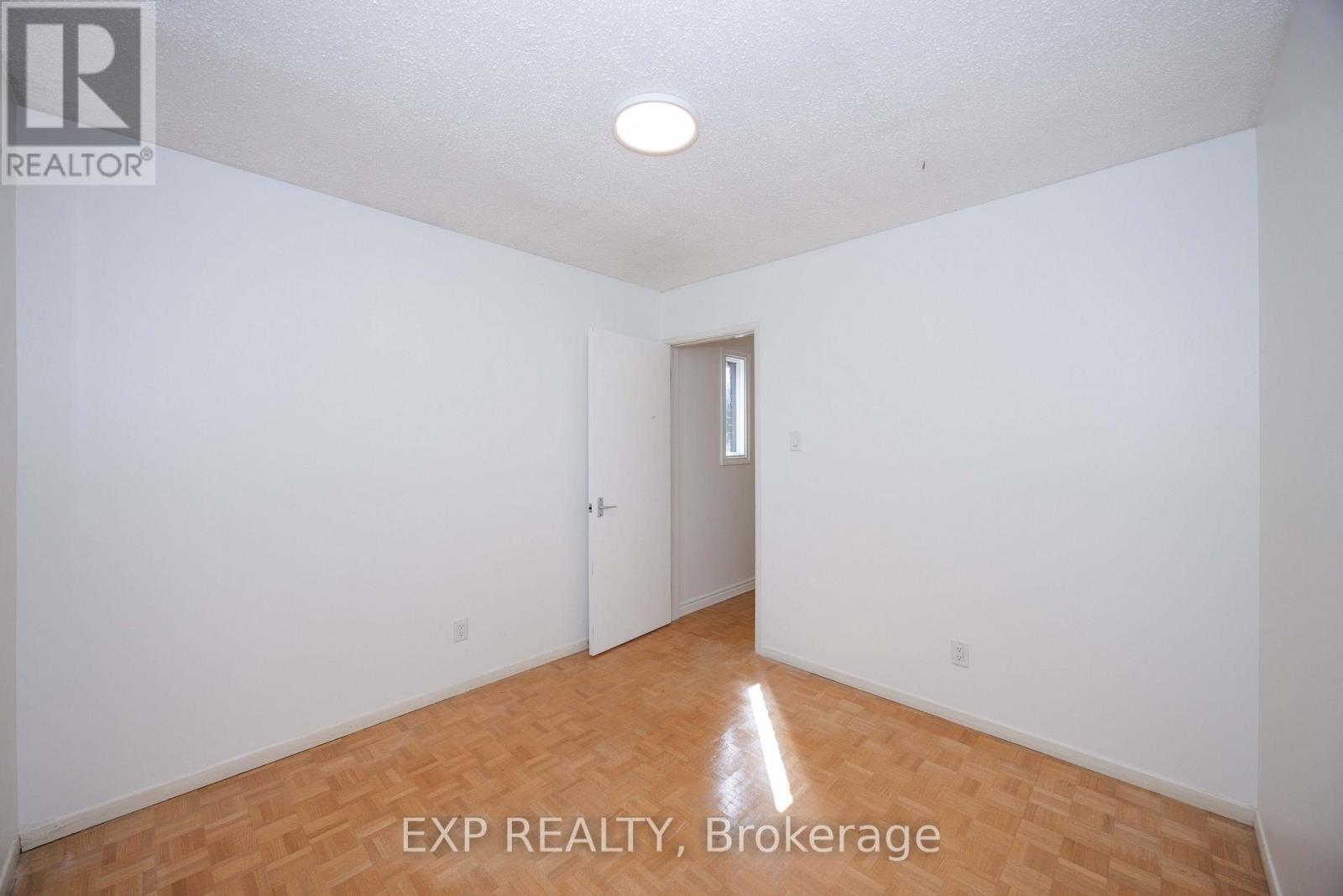 14 CARR CRESCENT - 33