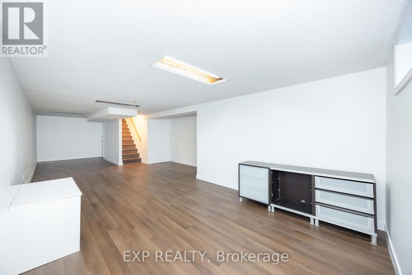 14 CARR CRESCENT - Image 42