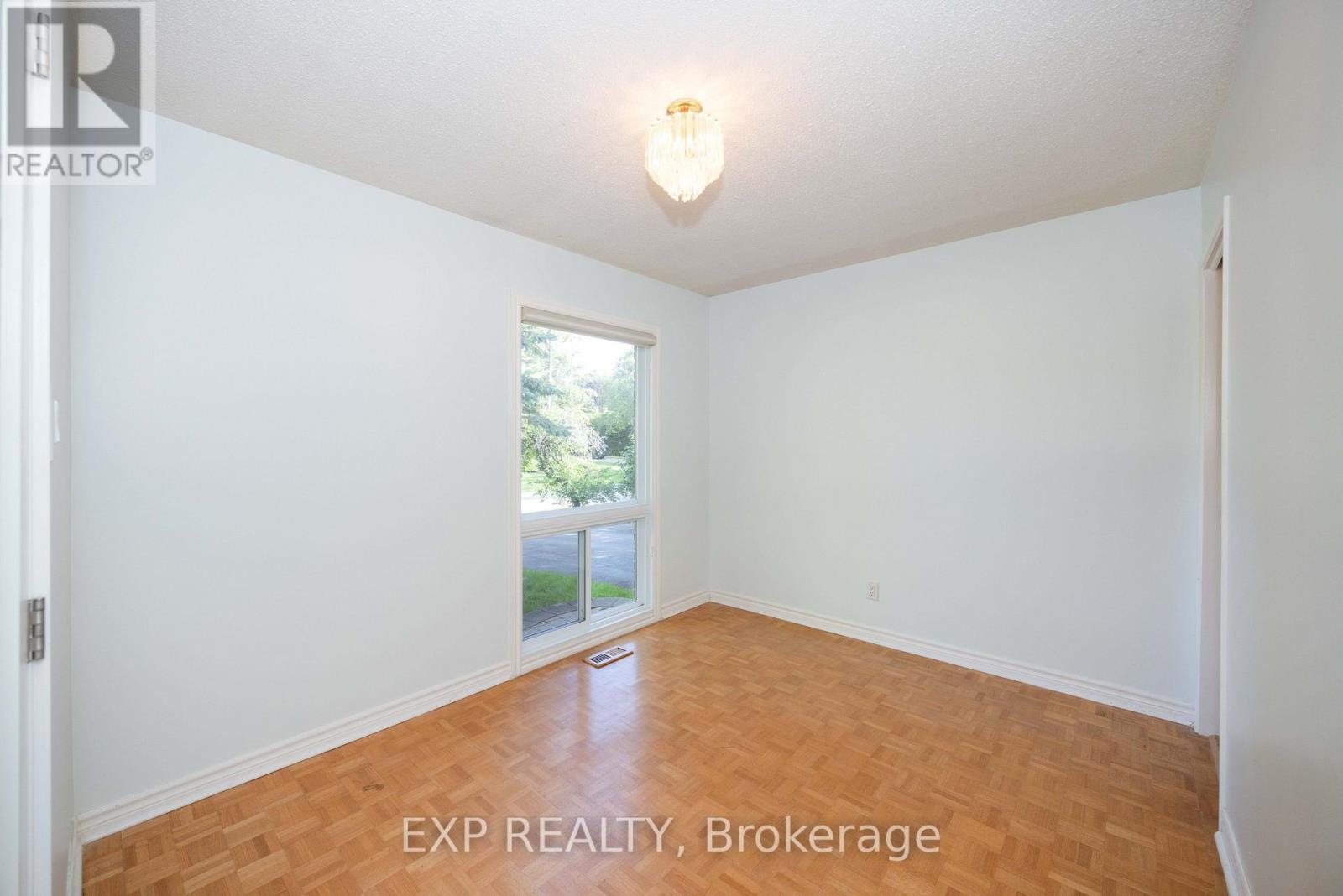 14 CARR CRESCENT - 8