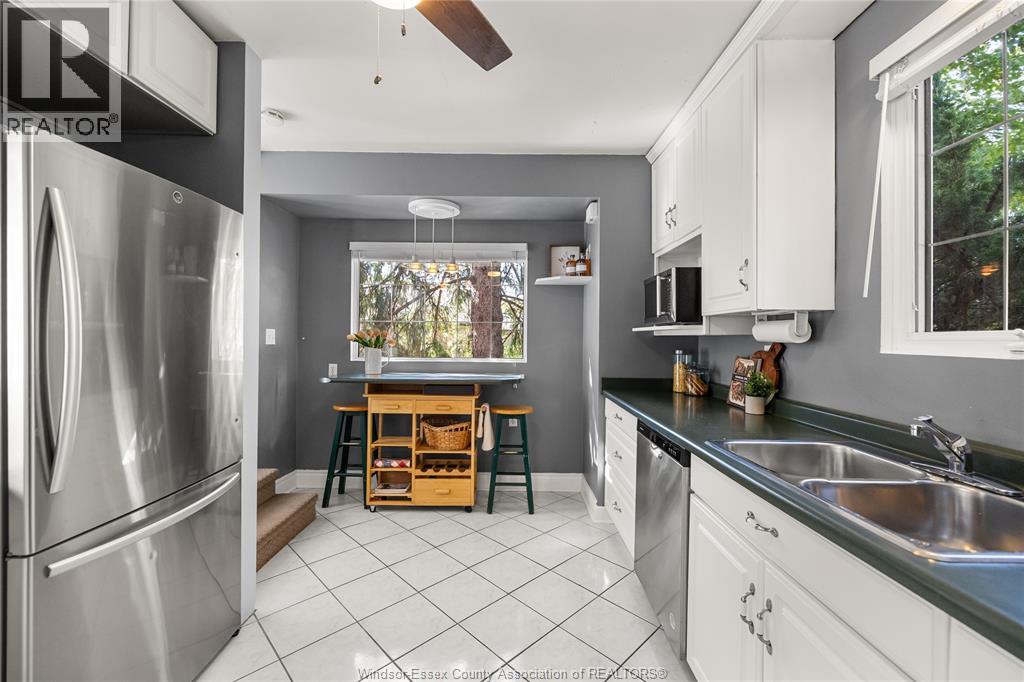3926 ROSELAND DRIVE West - Image 19