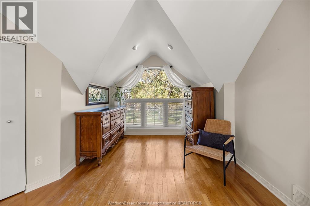 3926 ROSELAND DRIVE West - Image 23
