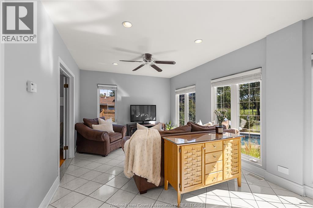 3926 ROSELAND DRIVE West - Image 14