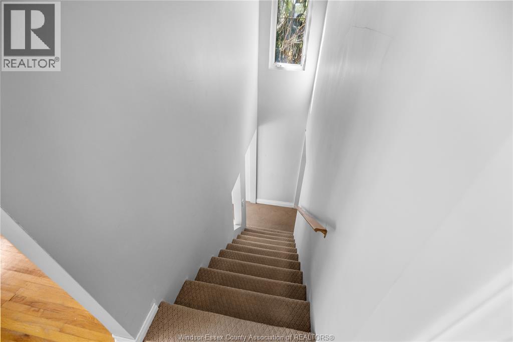 3926 ROSELAND DRIVE West - Image 28