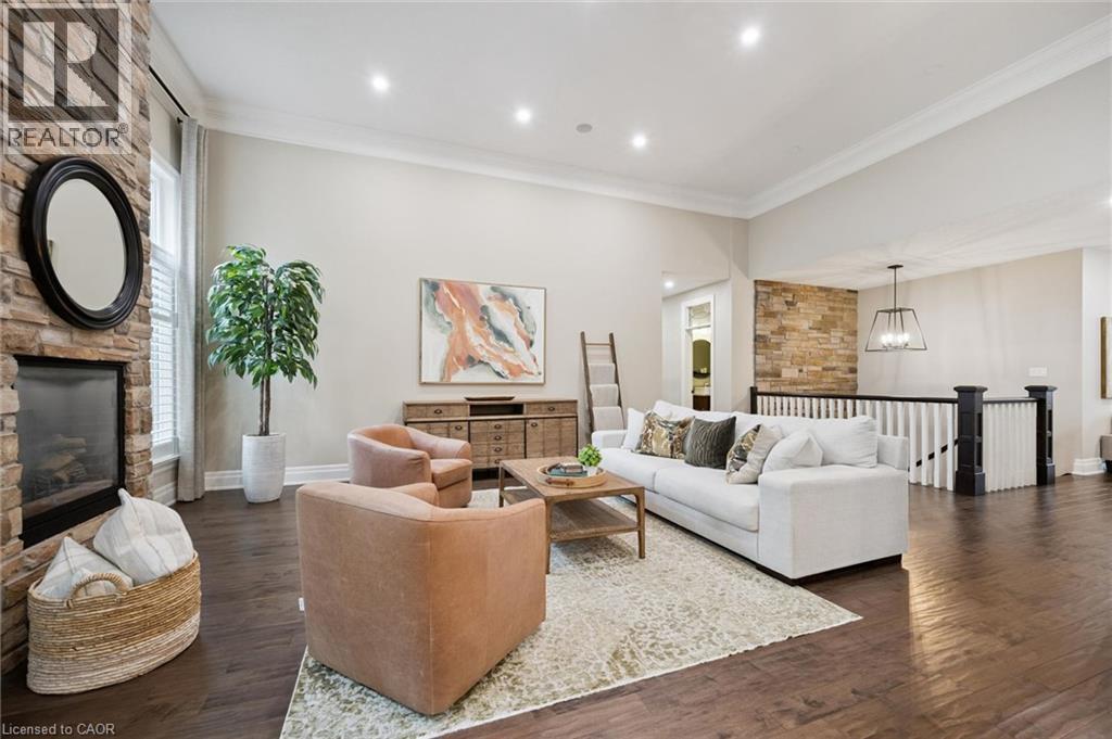 311 TERRACE WOOD Crescent - 14