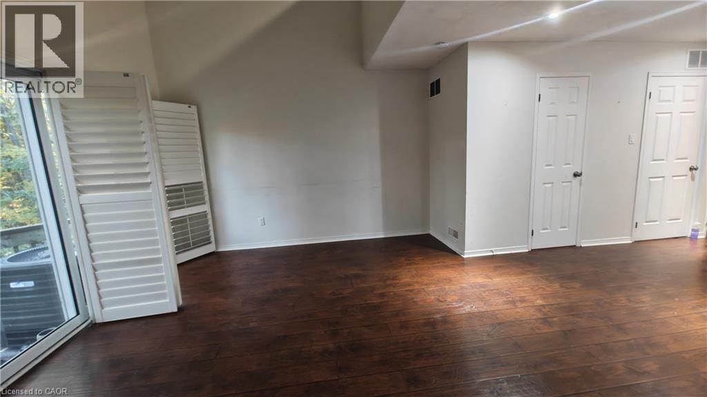 2110 CLEAVER Avenue Unit# 215, Burlington — photo 7