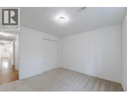 Bedroom - 688 Latimer Street Unit# 102, Penticton, BC V2A5R6 Photo 14