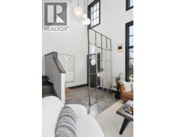 2pc Bathroom - 720a 24 Avenue Se, Calgary, AB T2G1P3 Photo 6