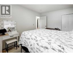 Primary Bedroom - 8636 47 Avenue Nw, Calgary, AB T3B2A2 Photo 10