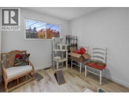 Bedroom - 8636 47 Avenue Nw, Calgary, AB T3B2A2 Photo 11