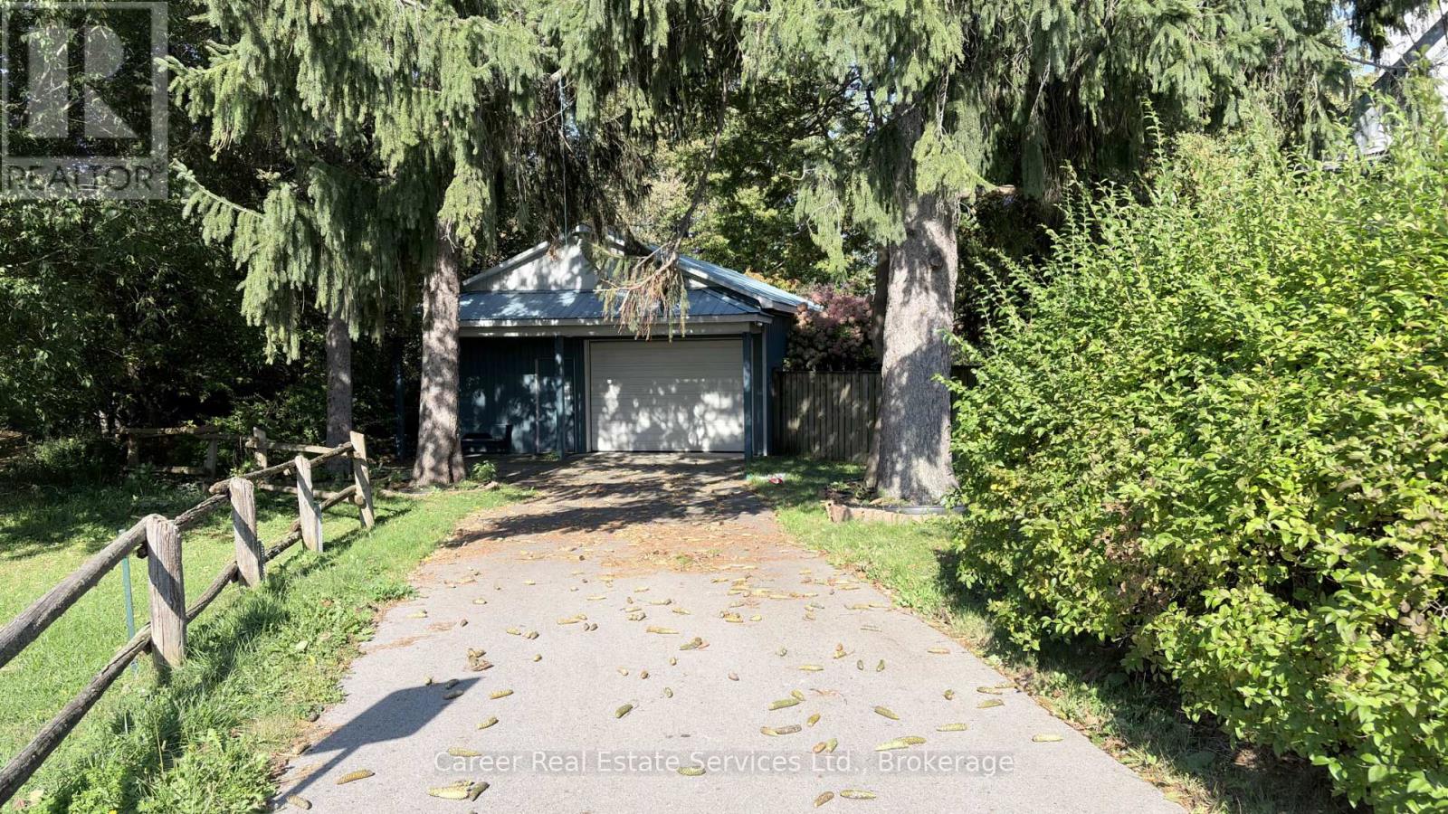 995 Cedar Street, Oshawa, ON photo 3