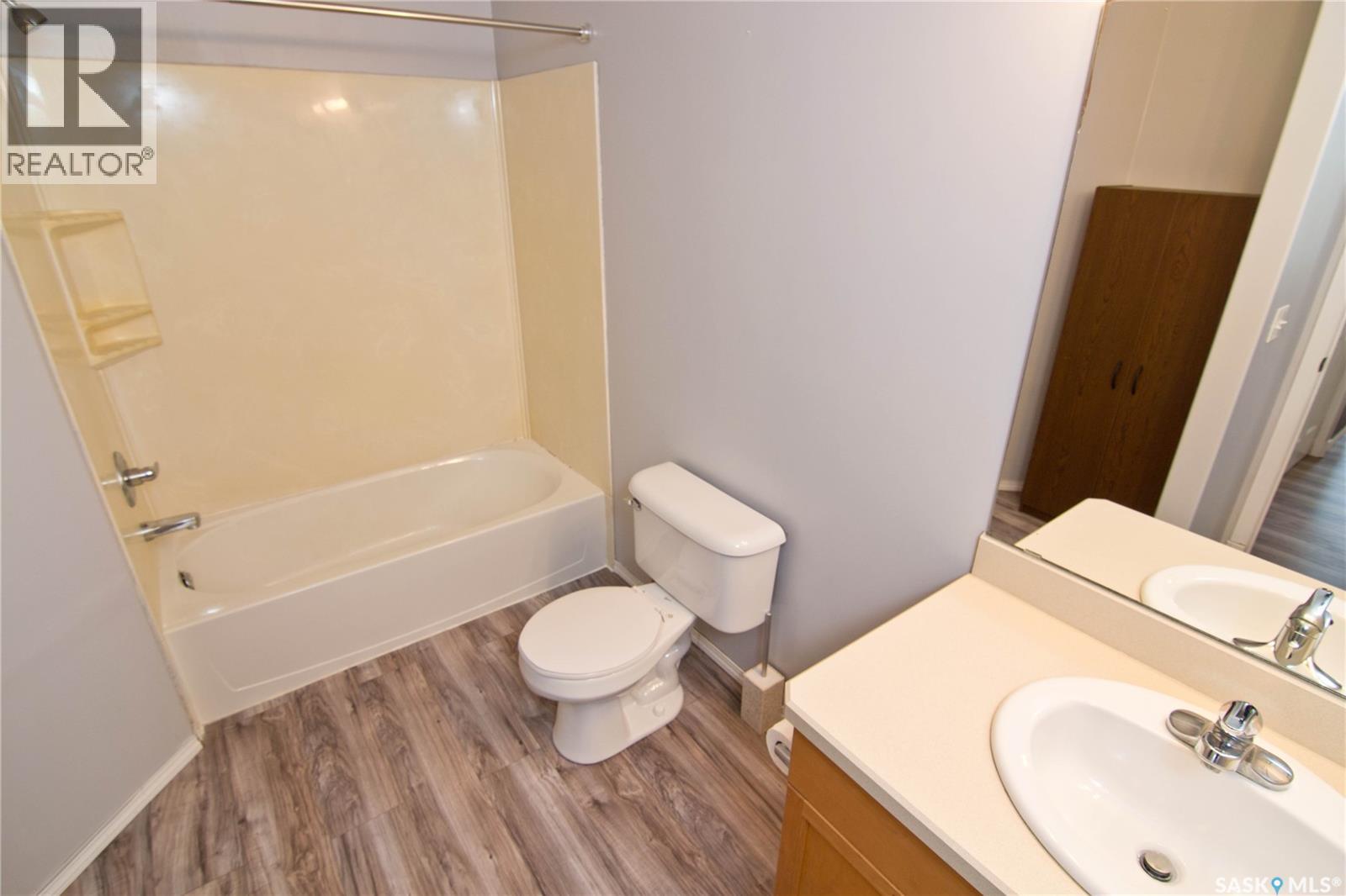 1049 Birchwood PLACE, Regina — photo 3