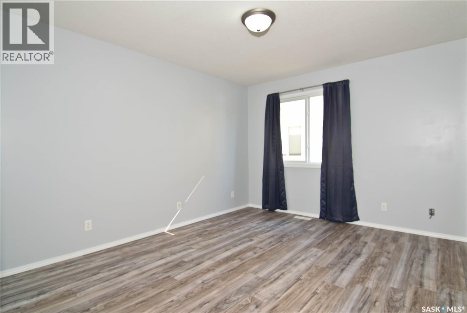 #1049 Birchwood PLACE - 4