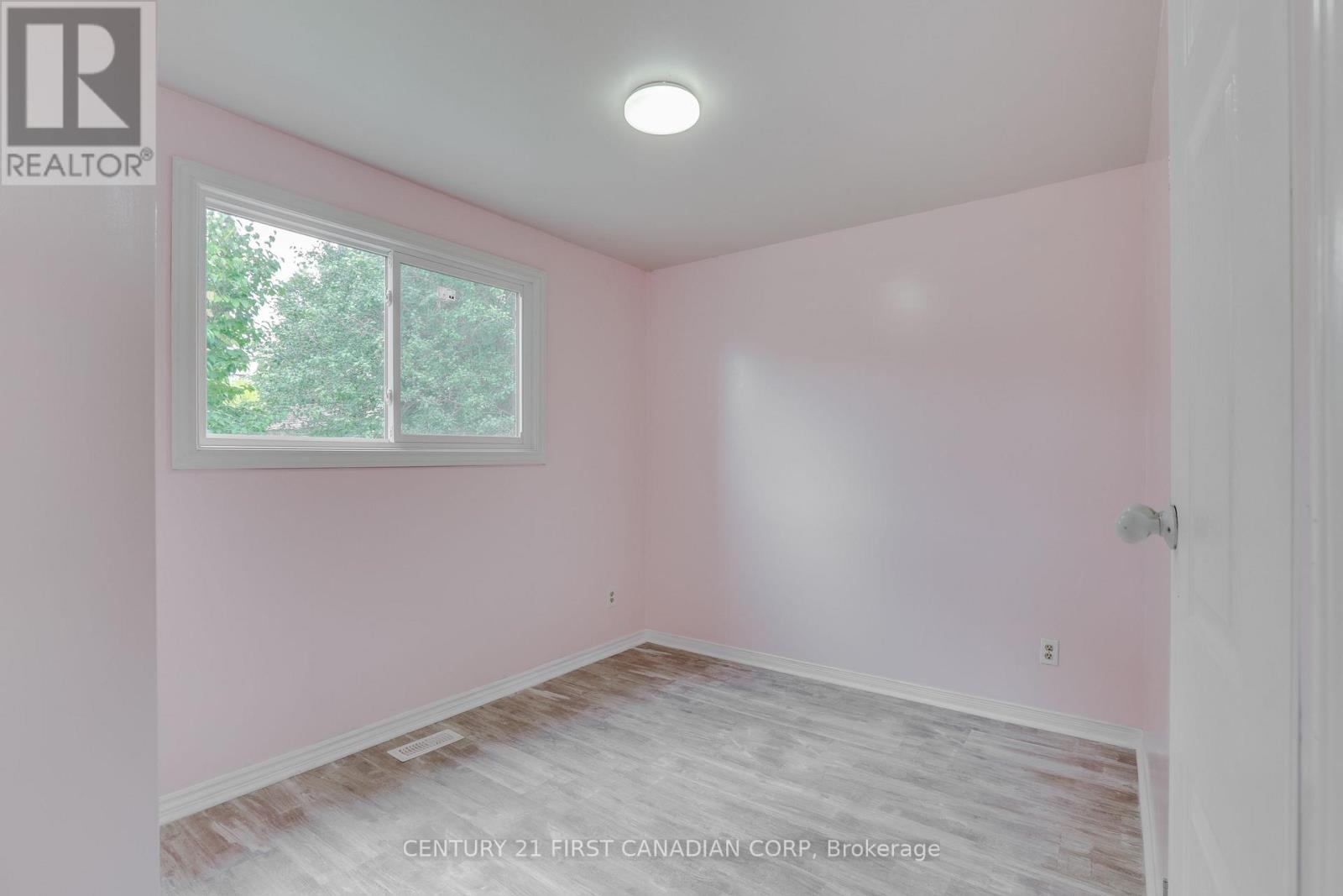 63 Renny Crescent — photo 14
