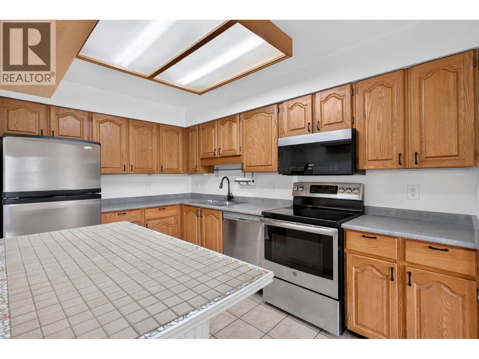 408 777 EIGHTH STREET, New Westminster - Image 1