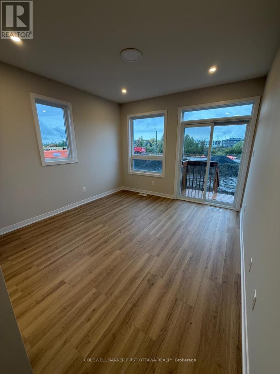 330 STARGRASS PRIVATE, Ottawa — photo 11
