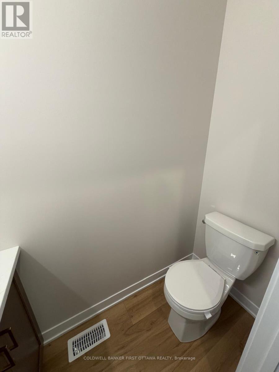 330 STARGRASS PRIVATE, Ottawa — photo 12