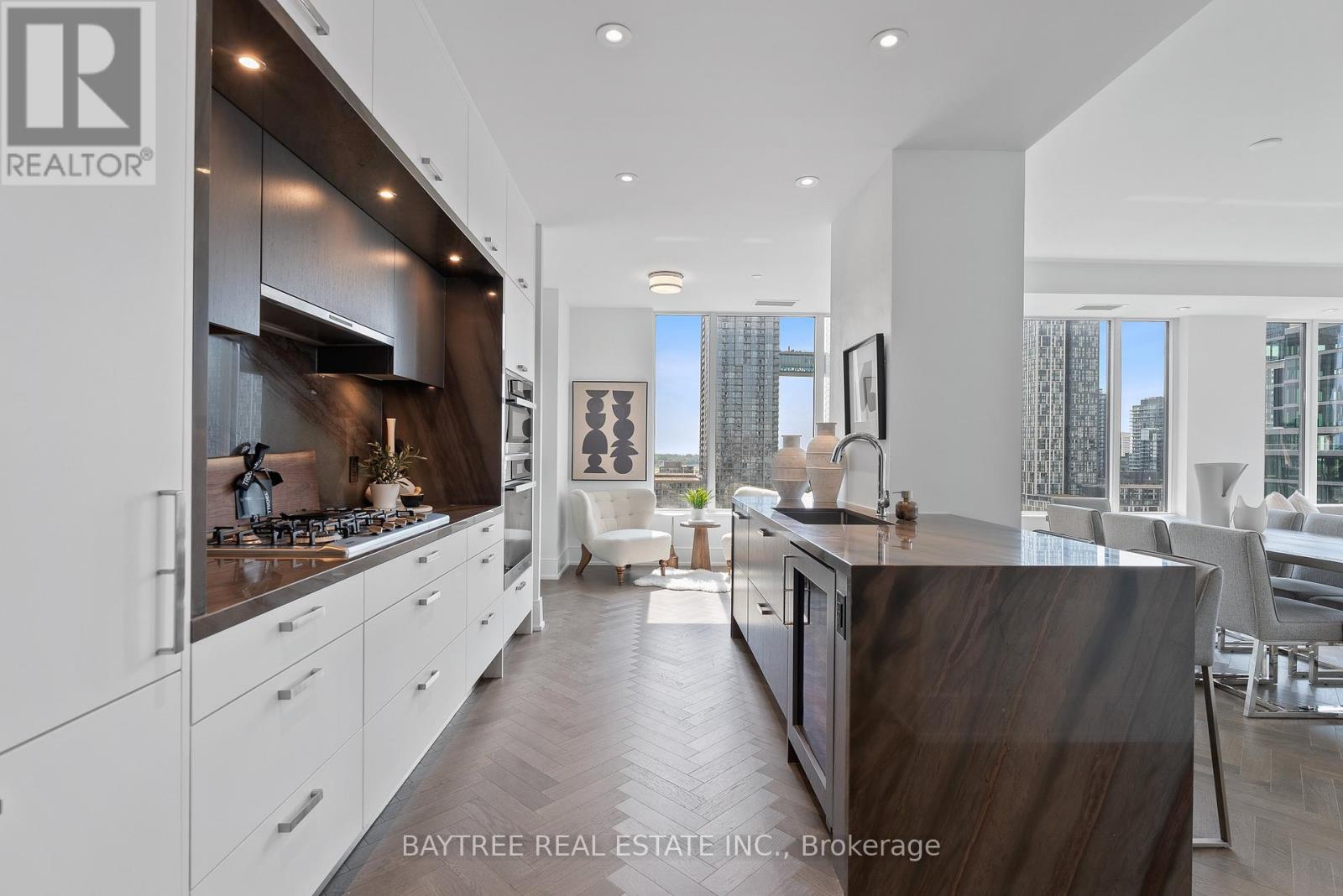 1108- 455 Wellington Street West, Toronto, ON