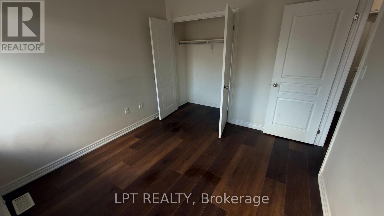 35 Humberstone Crescent — photo 17