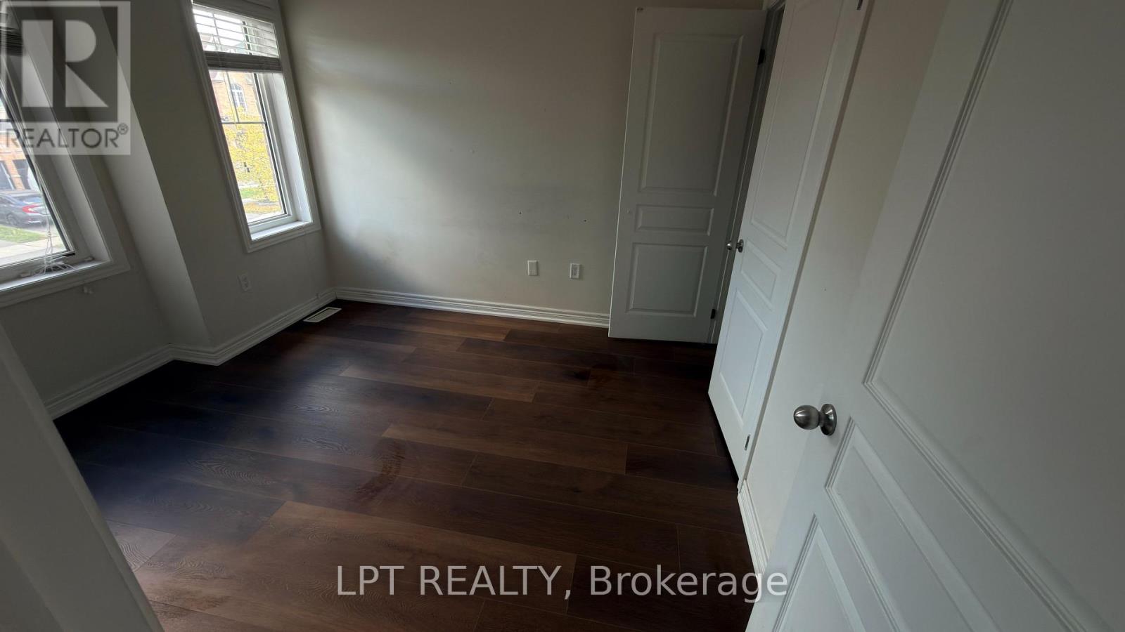 35 Humberstone Crescent — photo 18