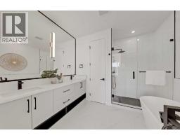 8134 47 Avenue NW - photo 32