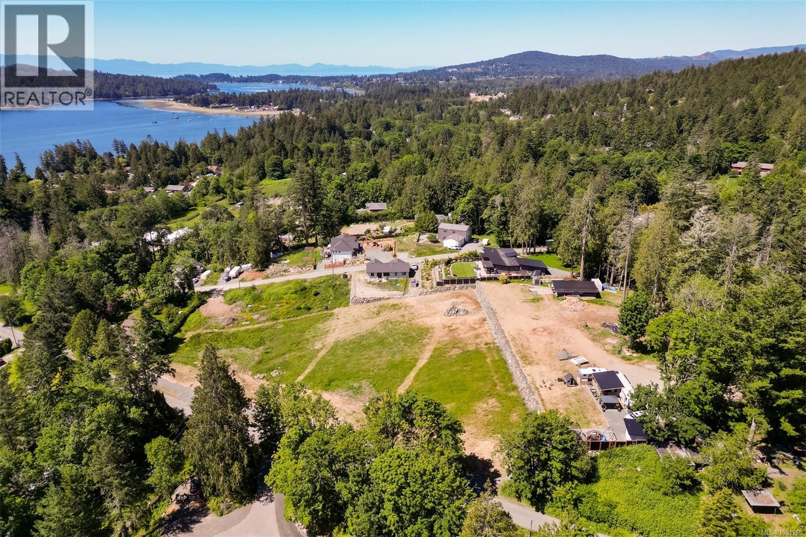 2080 Harbourview Rd photo 1 of 28