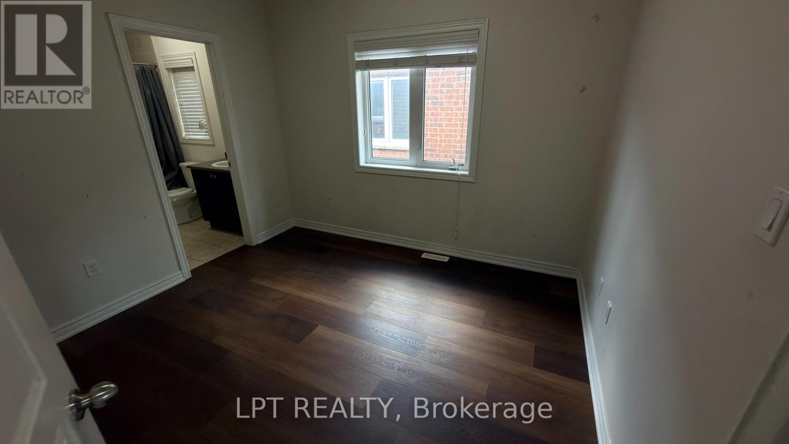 35 Humberstone Crescent — photo 13