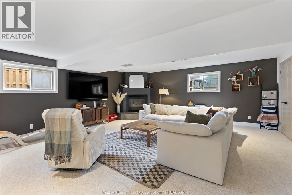 303 STONE RIDGE AVENUE - 22