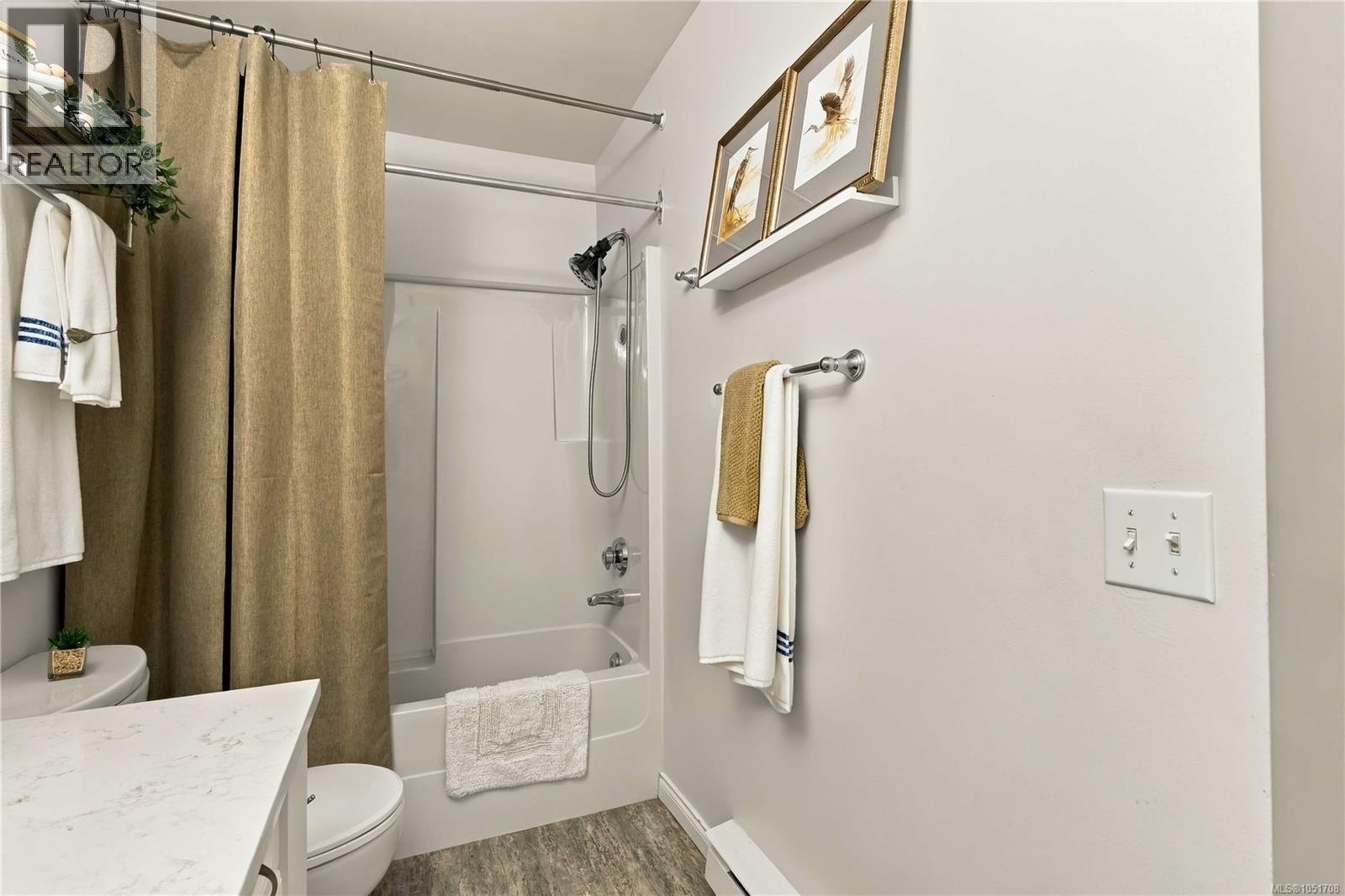 #105 290 Island Hwy - Image 24