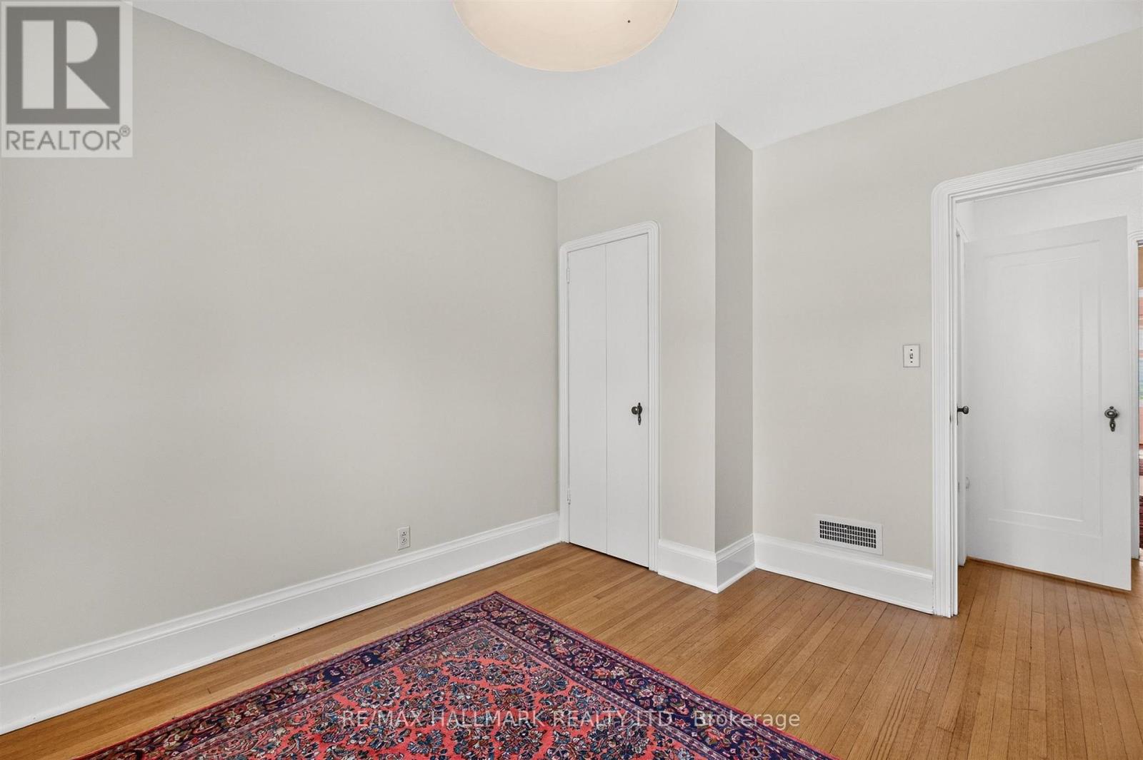 70 PARKVIEW AVENUE - 23