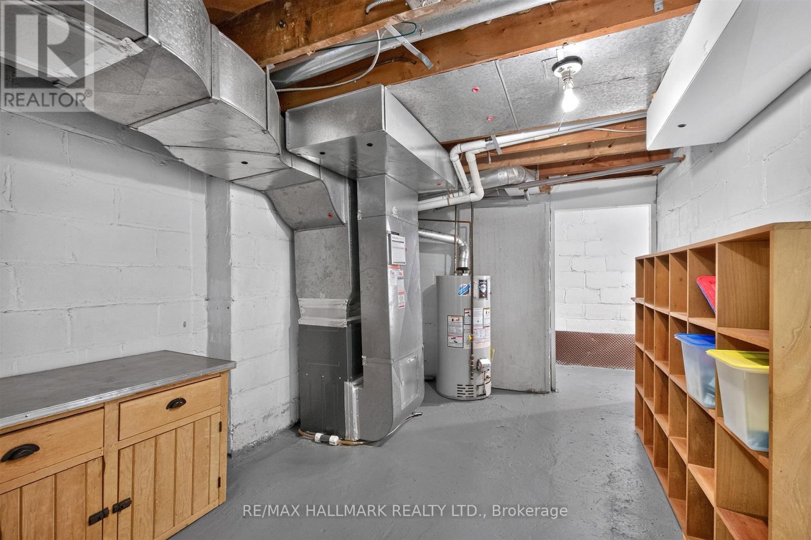 70 PARKVIEW AVENUE - 34