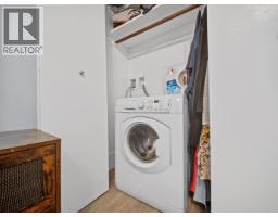 210 141 W 13th Street, North Vancouver, BC V7M1N5 Photo 16