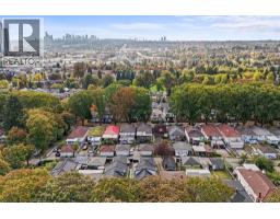 2 3576 E Pender Street, Vancouver, BC V5K2E3 Photo 32