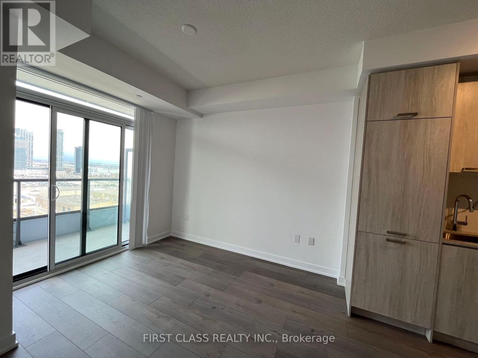 2012 - 38 HONEYCRISP CRESCENT, Vaughan (Vaughan Corporate Centre) — photo 6