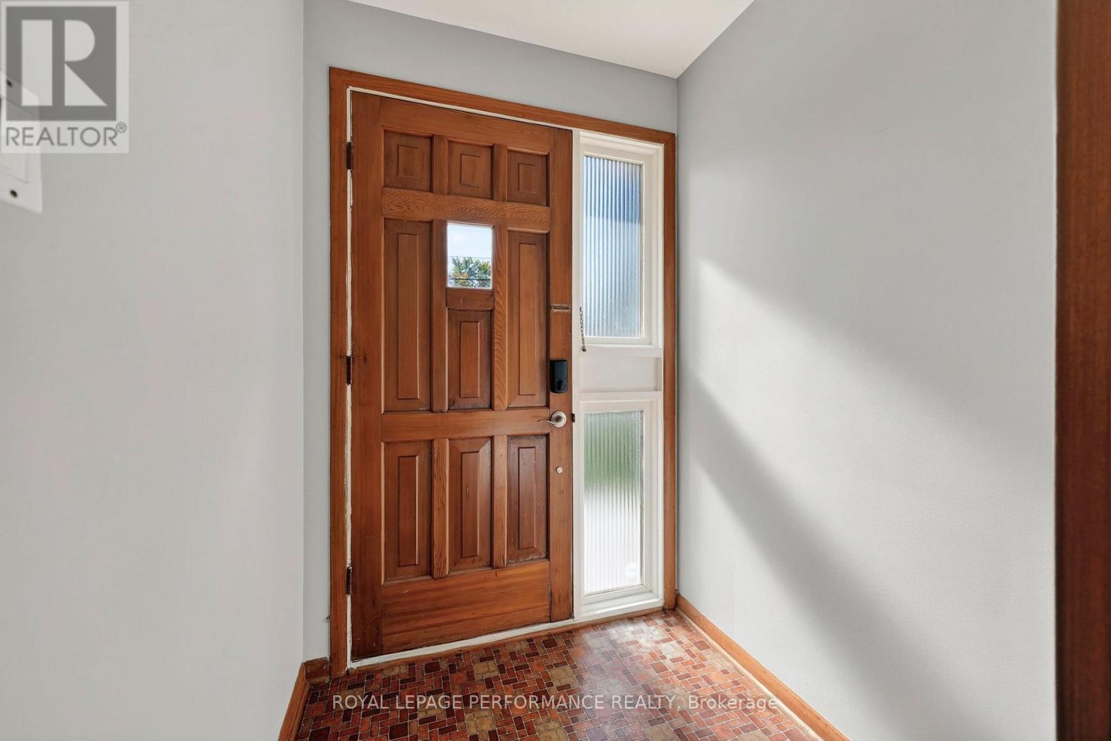 2761 ROSS AVENUE - Image 16