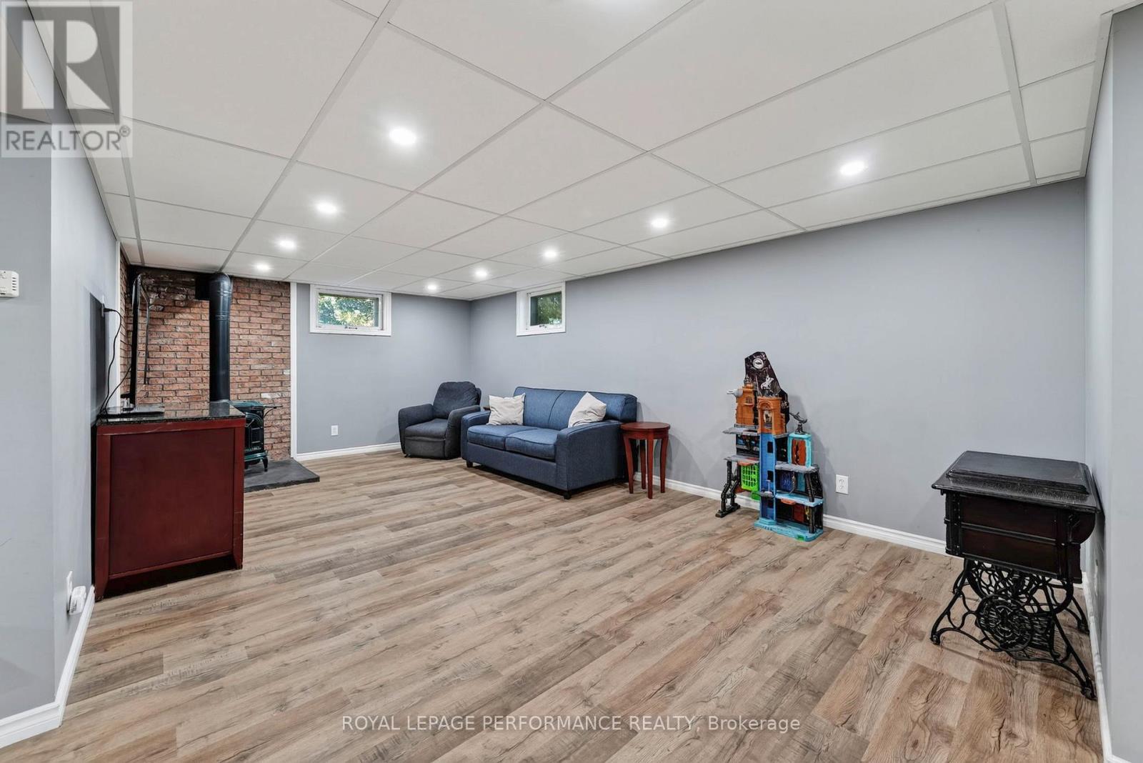 2761 ROSS AVENUE - Image 28