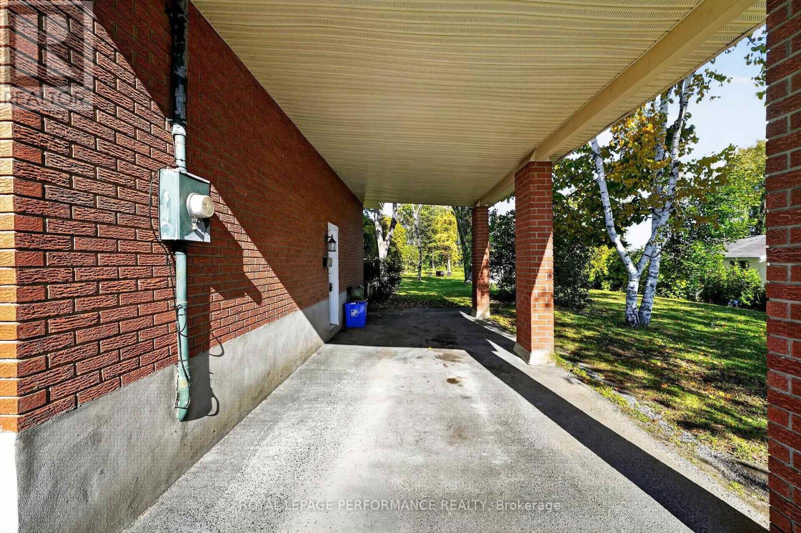 2761 ROSS AVENUE - Image 35