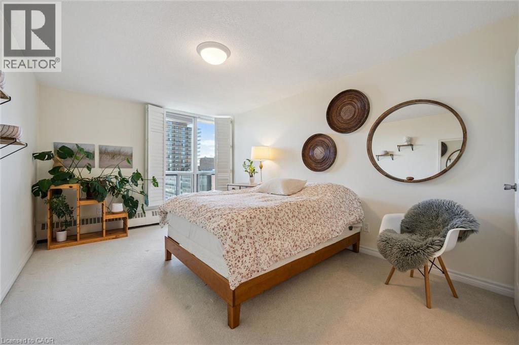 #910 65 WESTMOUNT Road N - Image 23