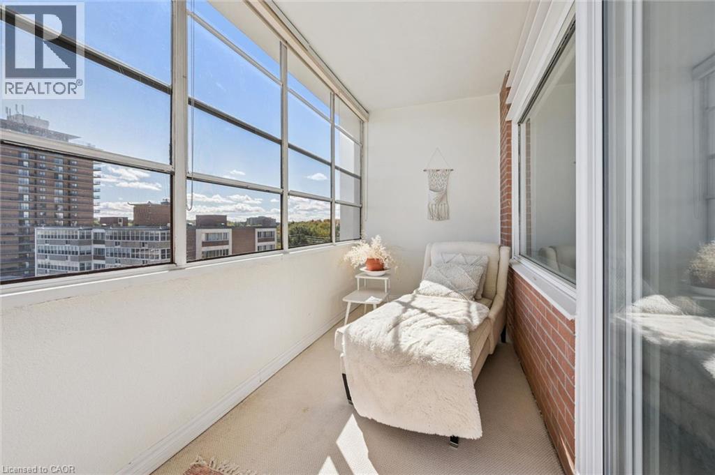 #910 65 WESTMOUNT Road N - Image 32