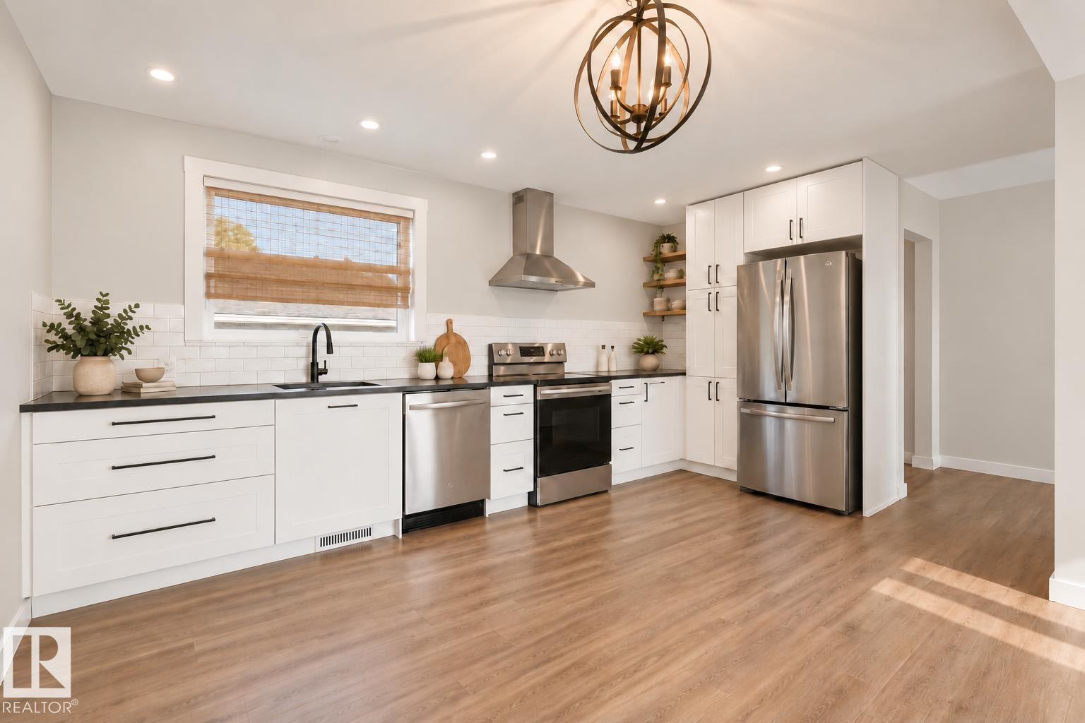8914 162 ST NW - 10
