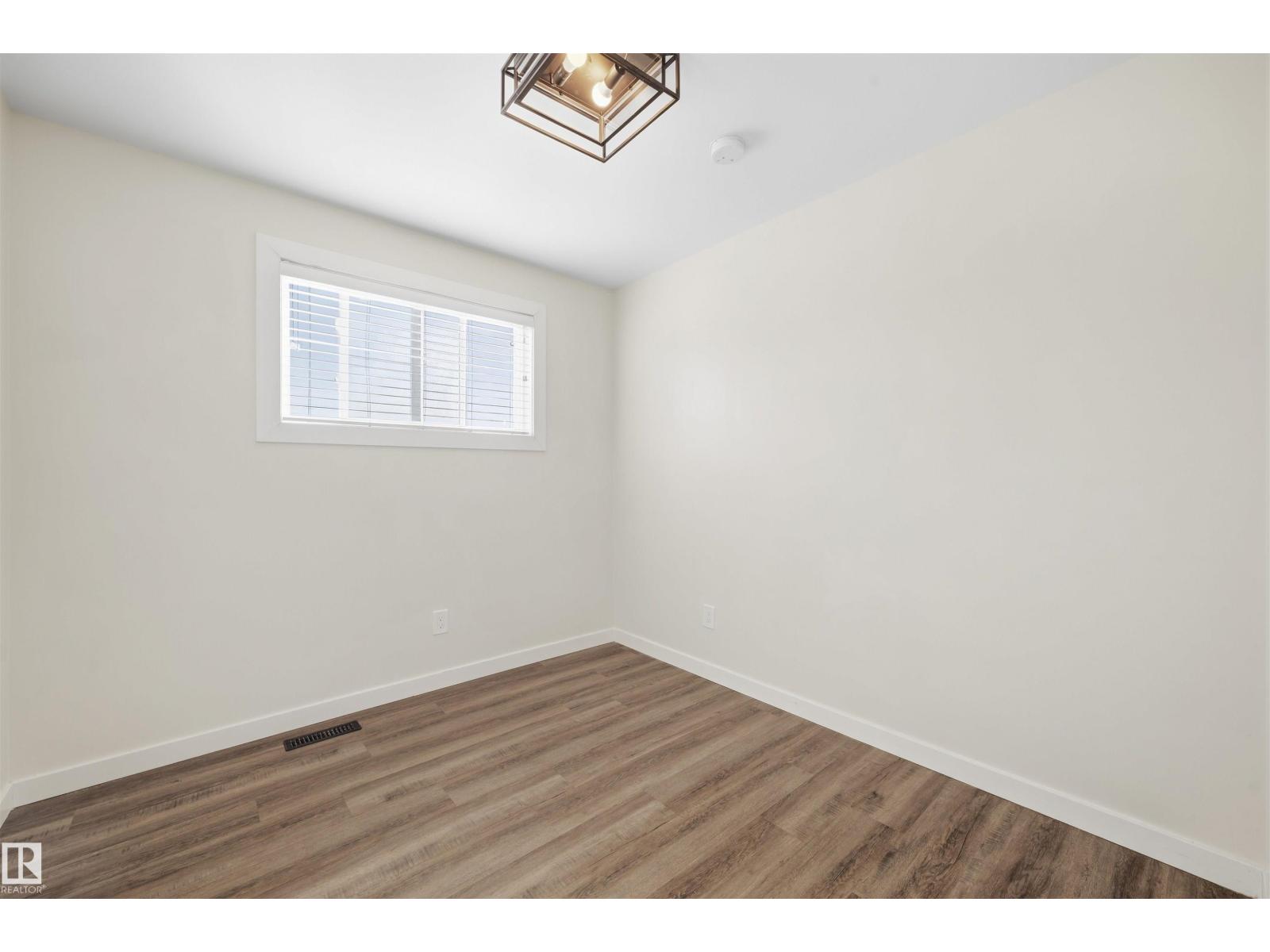 8914 162 ST NW - 16