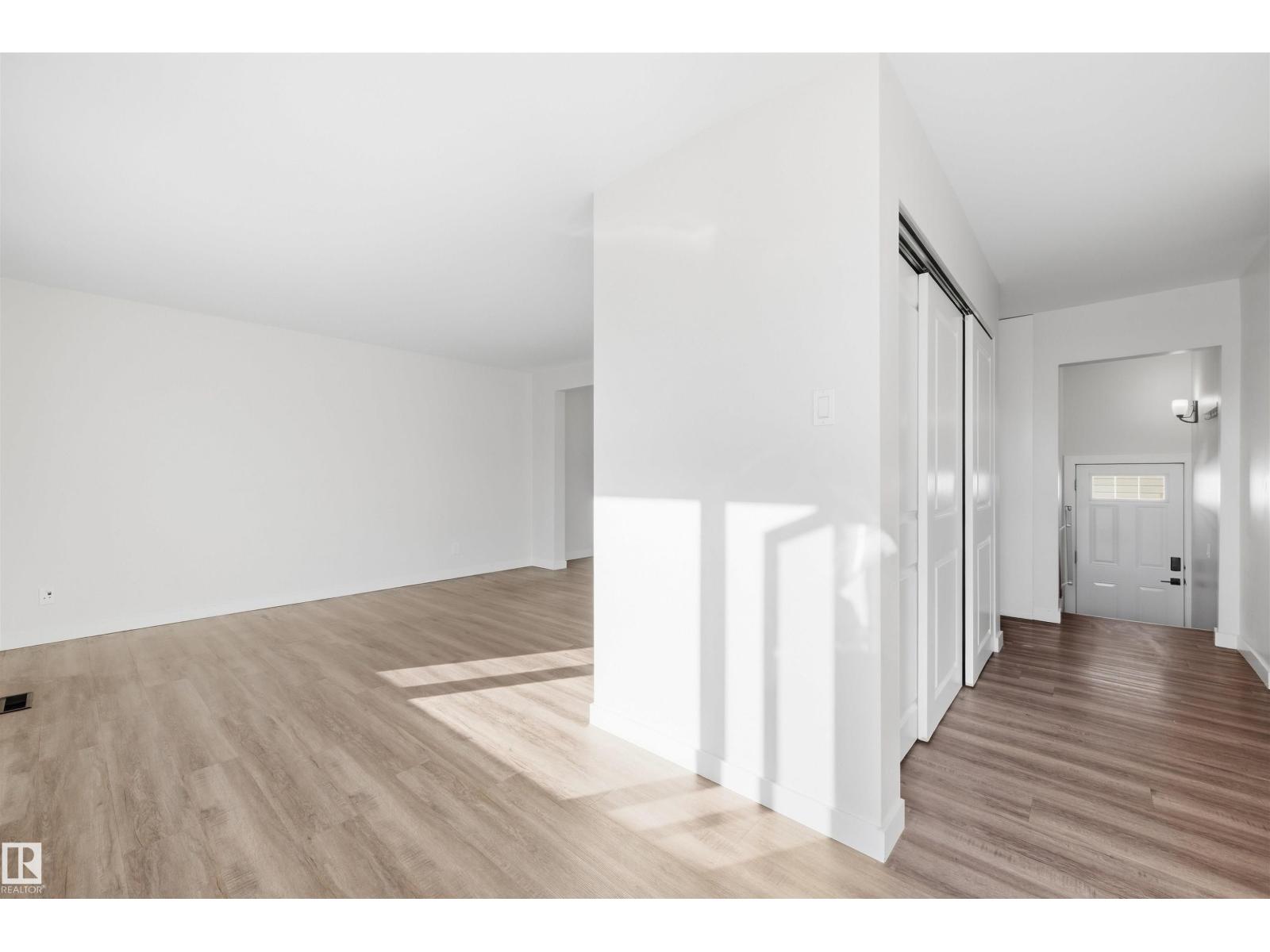 8914 162 ST NW - 2