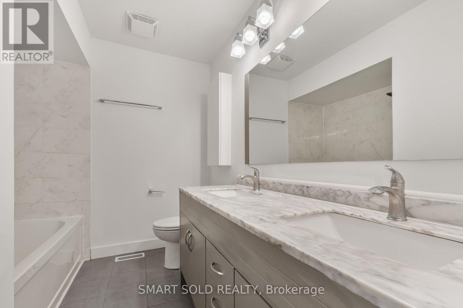 2120 Rathburn Road East, Mississauga, ON photo 20