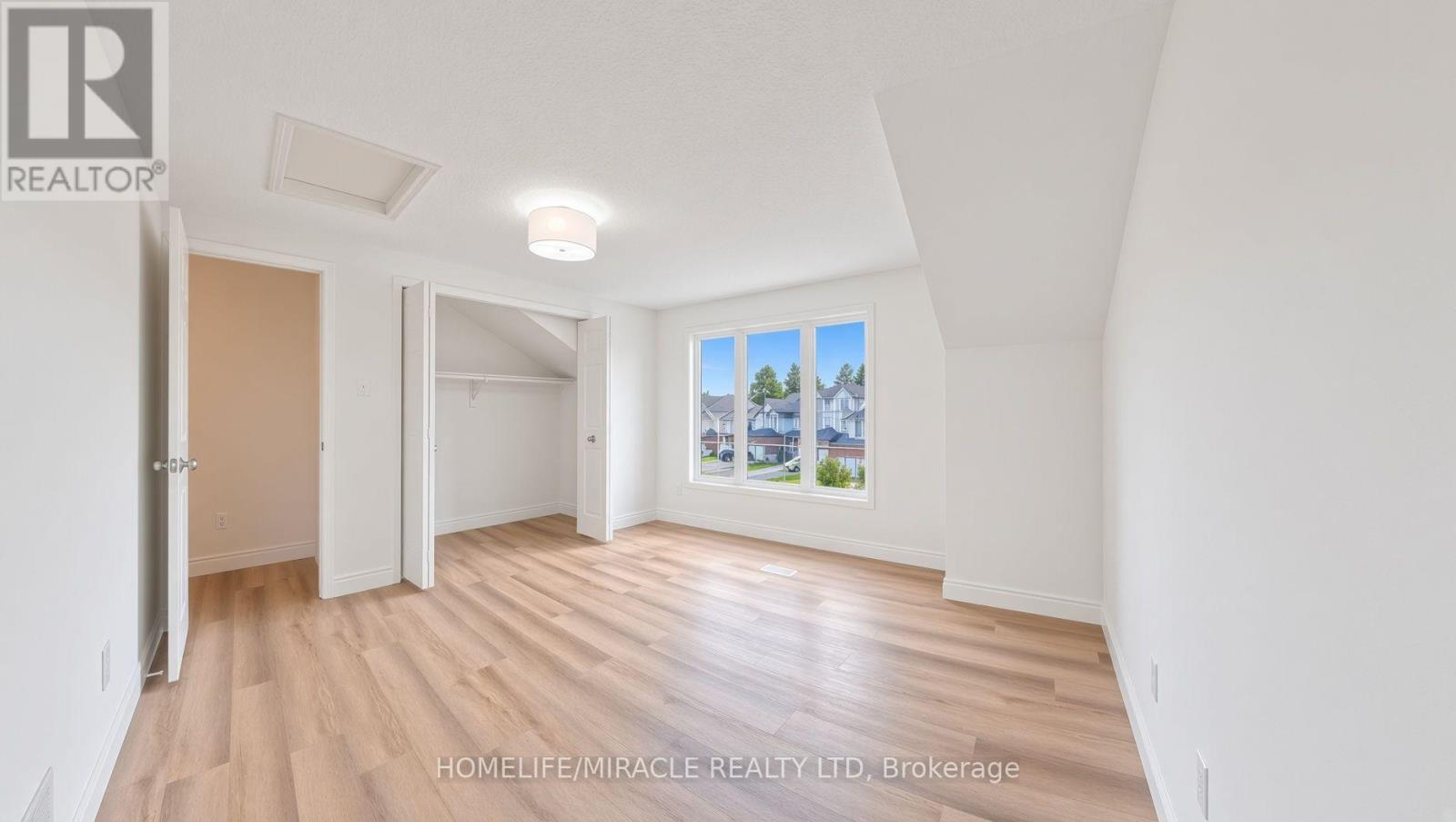 250 Parkvale Drive — photo 32