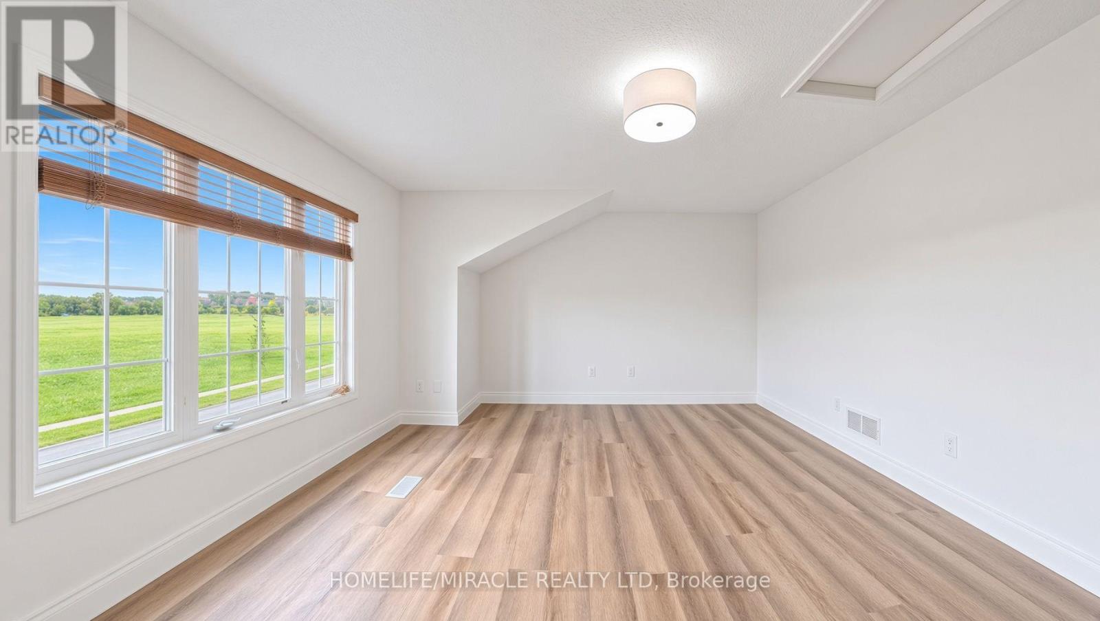 250 Parkvale Drive — photo 33
