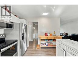 3102 38 Street SW - photo 36