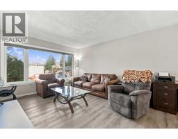 3102 38 Street SW - photo 40