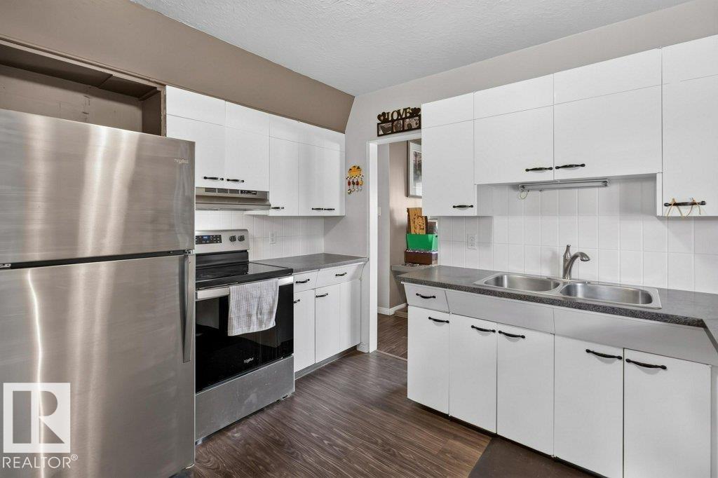 3829 110 AV NW - 10